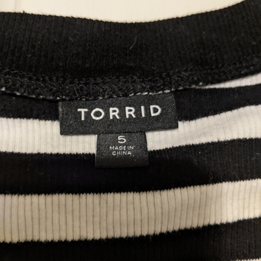 Torrid Plus 5x Top - Picture 4 of 4
